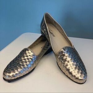 TROTTERS Sz 6.5 Liz Flats  Loafer Light Gold Lattice Pattern NWOT